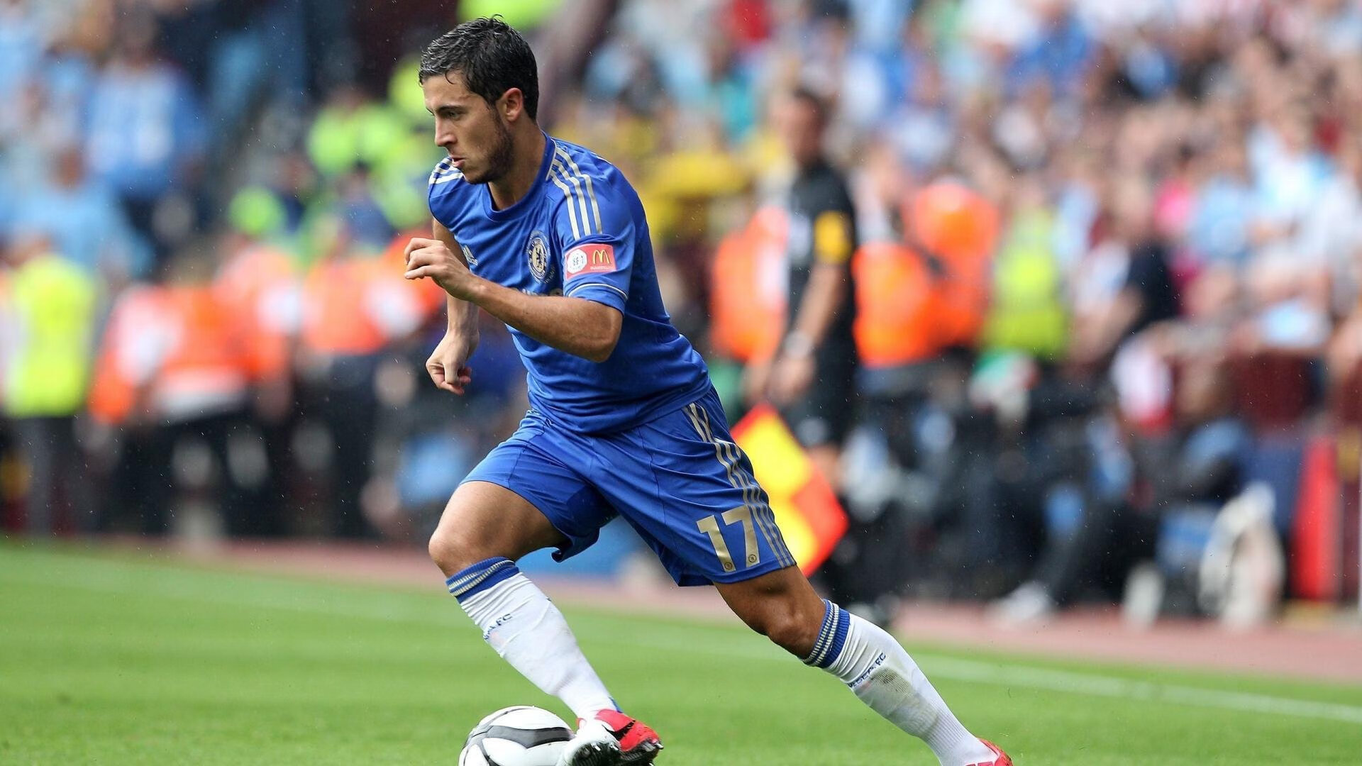 中国足球的场地设施建设规划方案，我国足球场地设施建设的现实困境及其破解对策